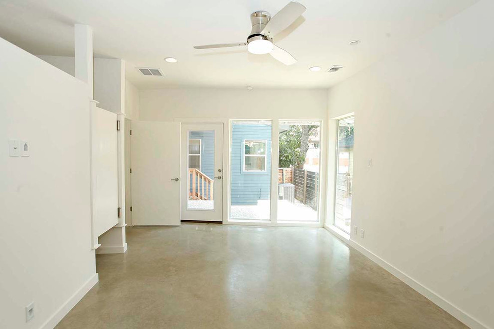 Home design - transitional home design idea in Austin