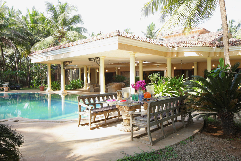 Inspiration for a contemporary swimming pool in Mumbai.