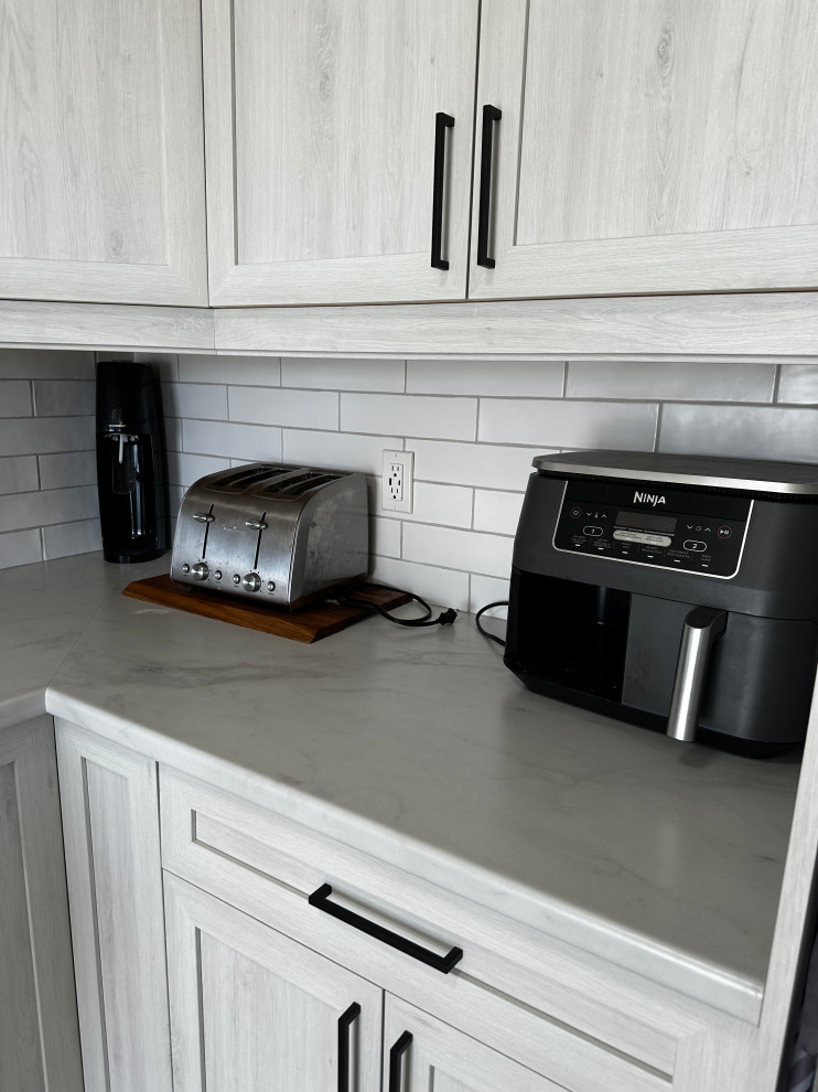 Evans Blvd - Traditional Kitchen Remodel - London, ON