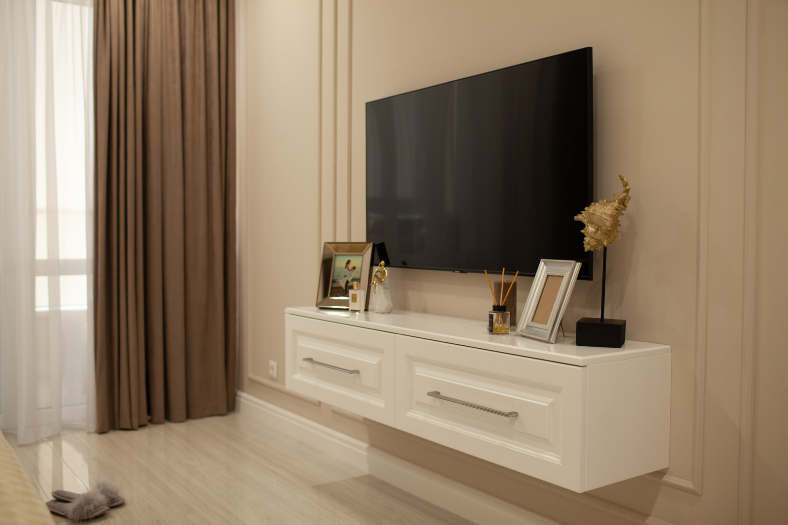 квартира в черно белых тонах