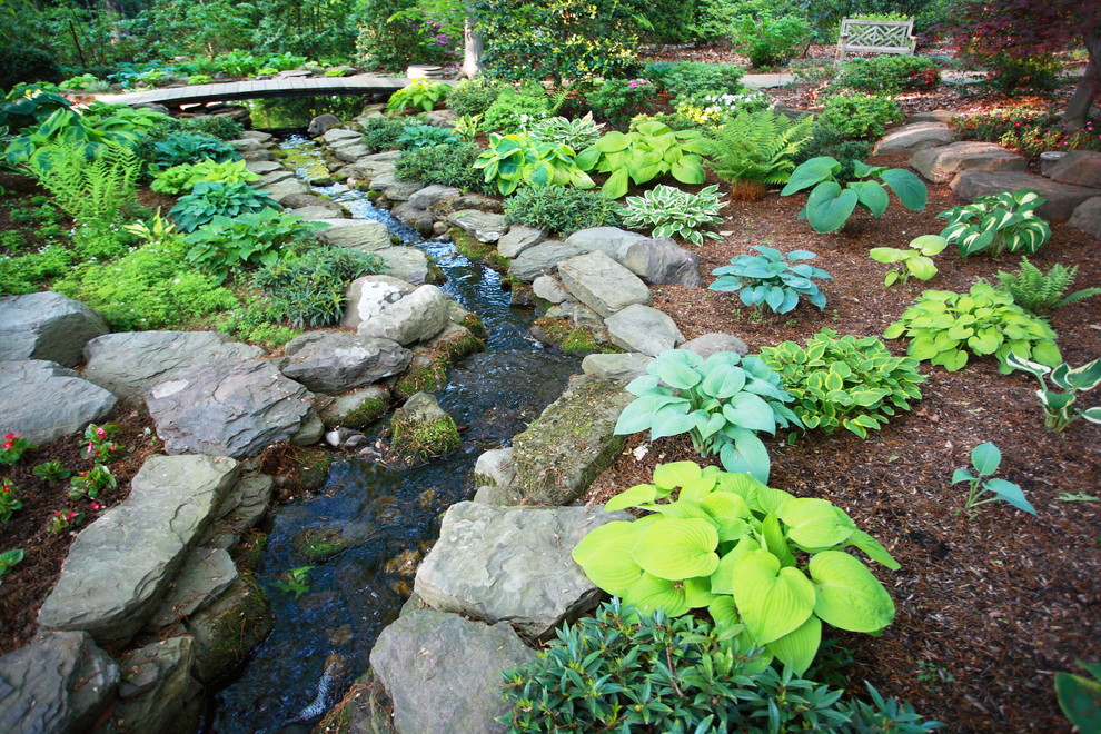 Inspiration for a traditional garden in Baltimore.