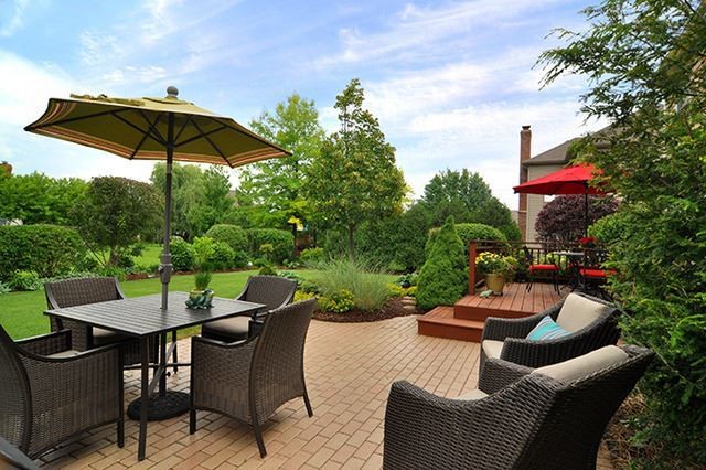 Inspiration for a transitional home design remodel in Chicago