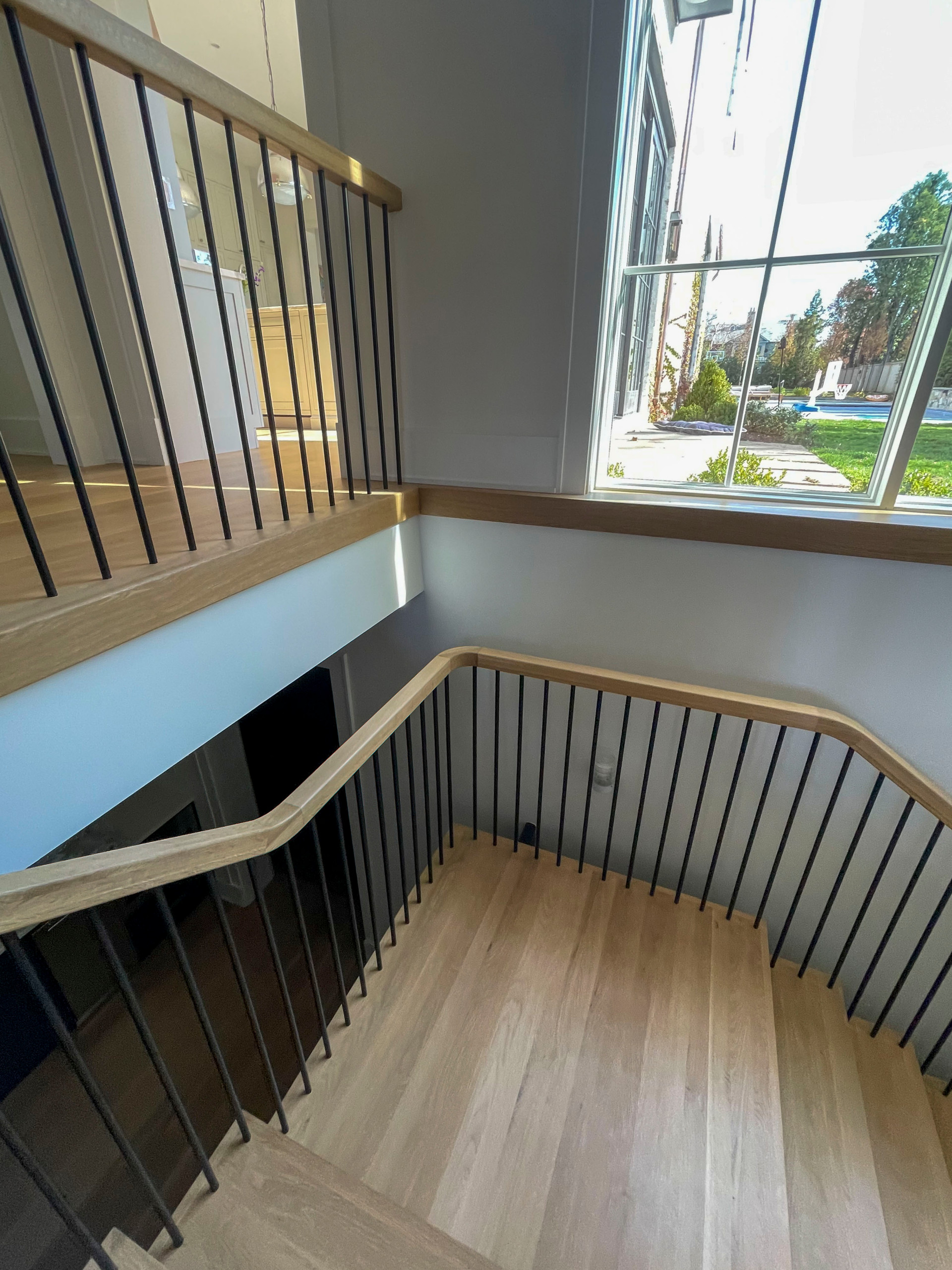 96_Dramatic Cantilevered No-Riser Staircase, Bethesda, MD 20814