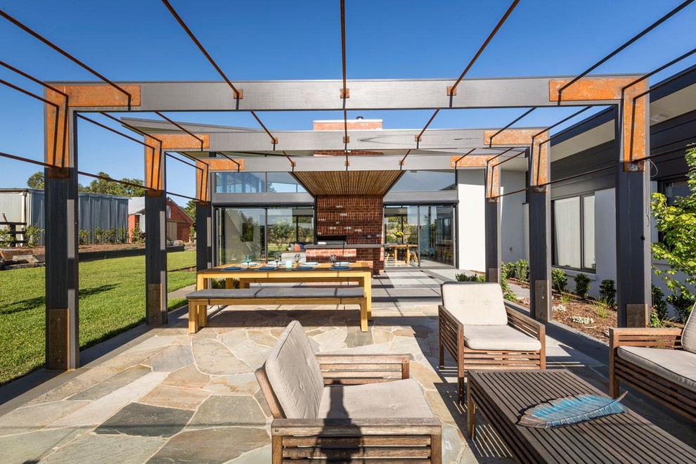 Design ideas for a contemporary one-storey house exterior in Melbourne.