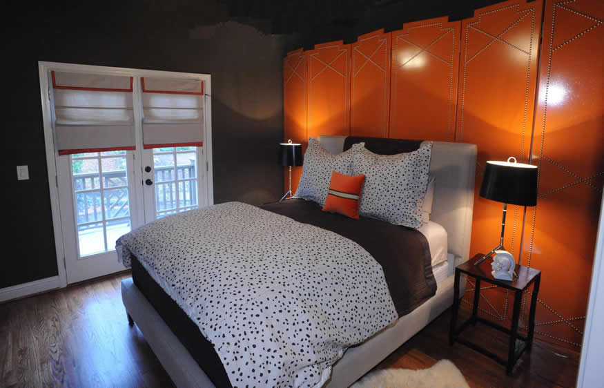 Photo of an eclectic bedroom in Atlanta.