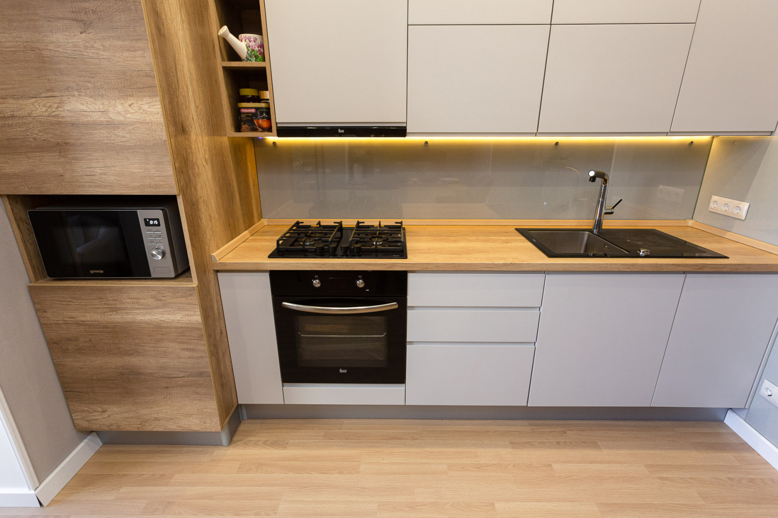 Современная кухня на берегу Балтийского моря