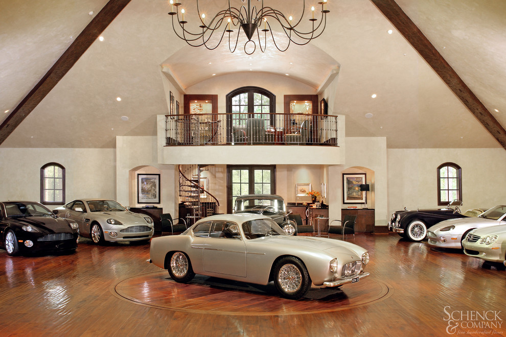 Design ideas for a traditional garage in Houston.