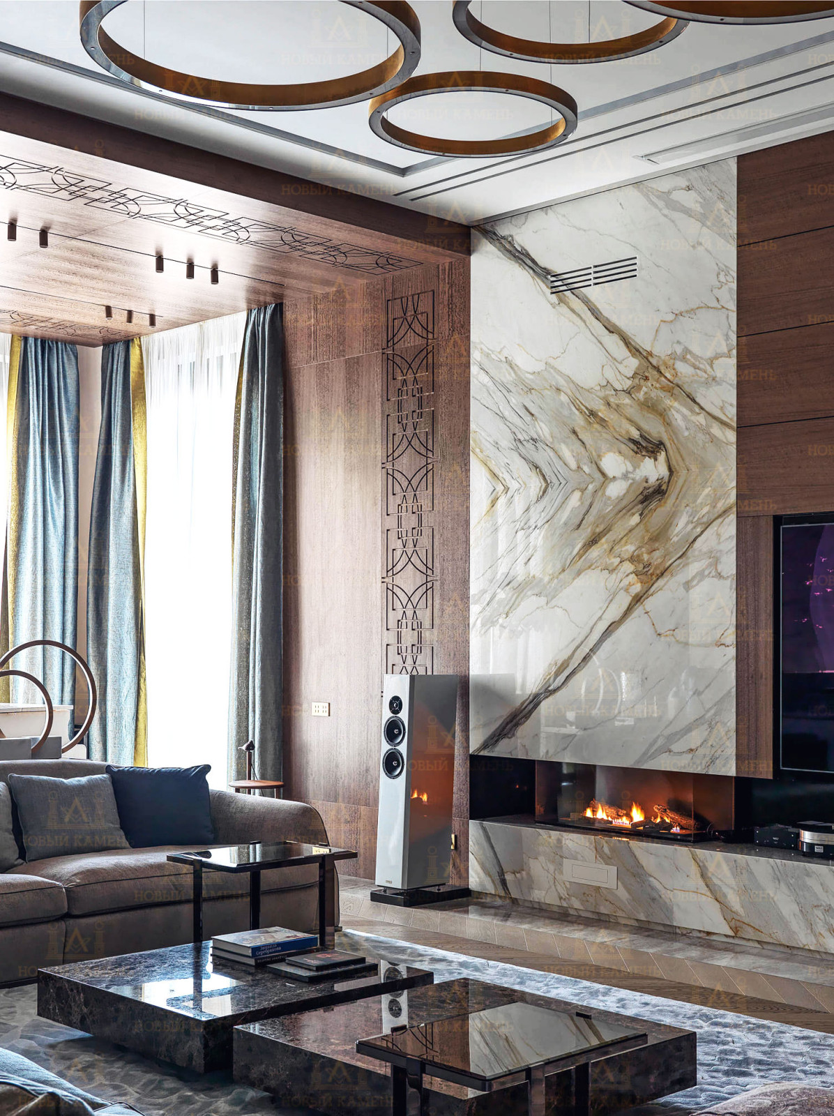 Камин из мрамора