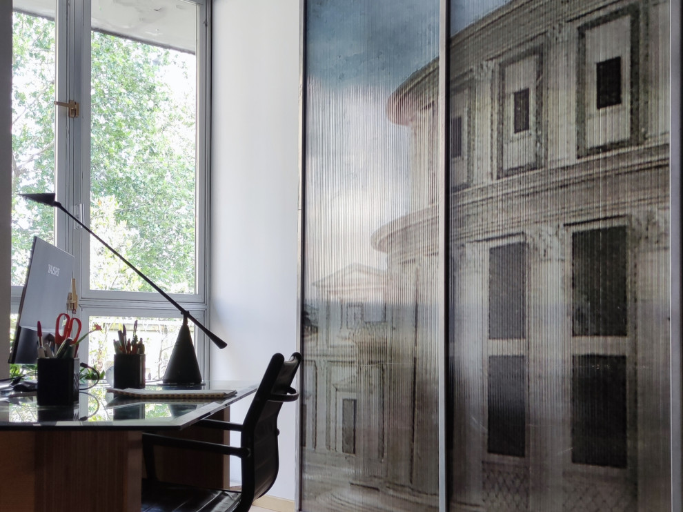 Riproduzione della Città ideale di Leon Battista Alberti in uno studio caratterizzato dalla luce in continuità con l'esterno