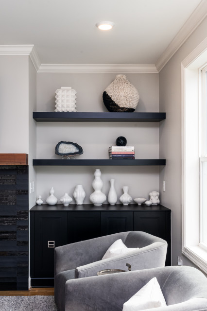 Remodeled kitchen and custom built-ins soggiorno