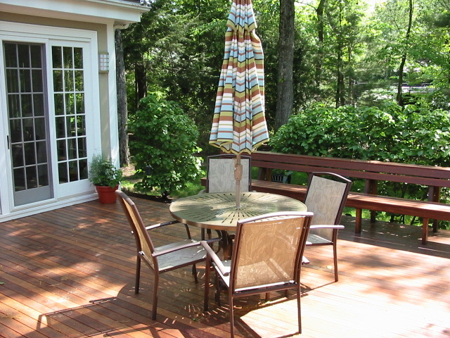 Mid-sized traditional backyard deck in Louisville with no cover.