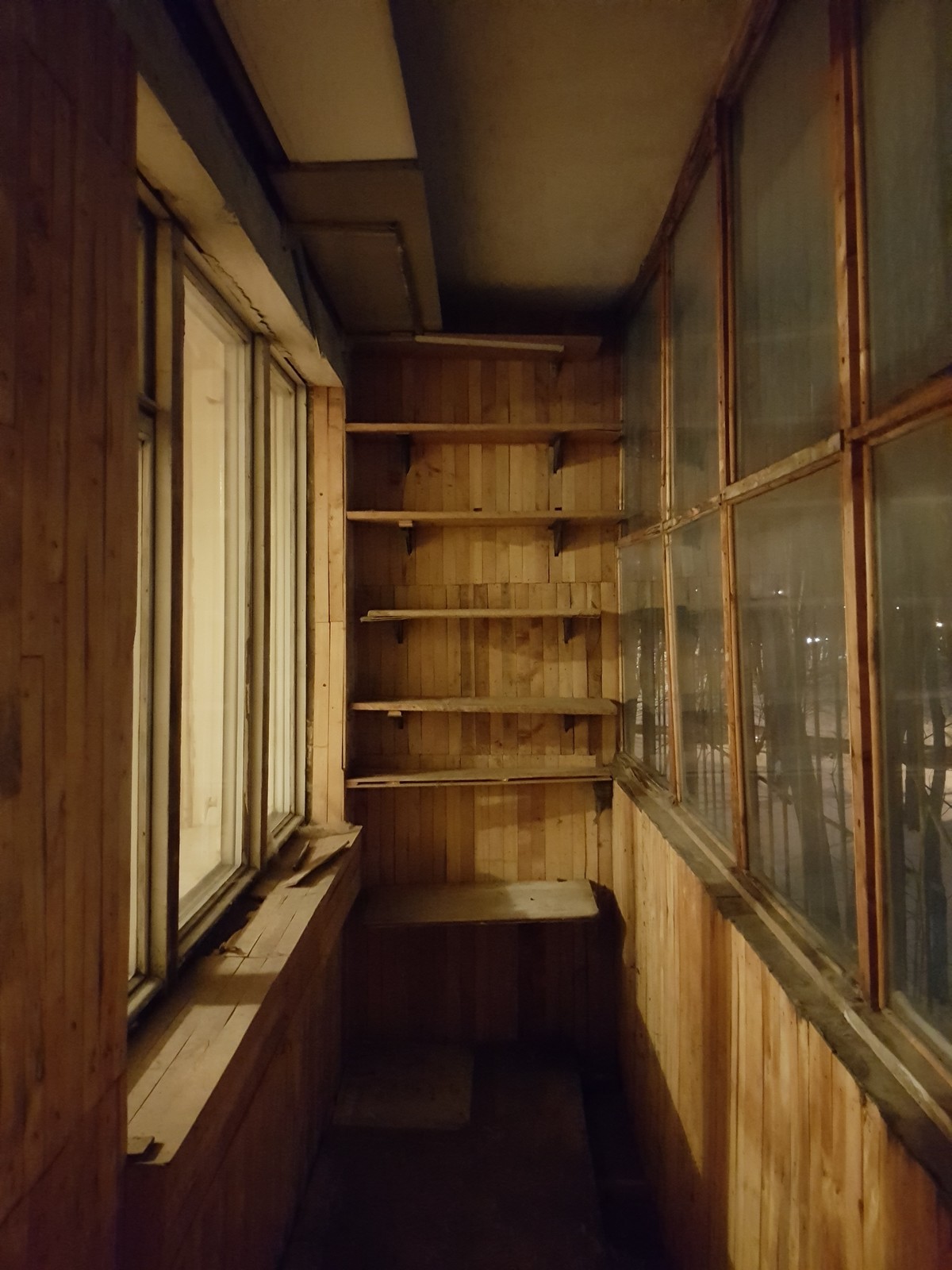 Балкон до ремонта