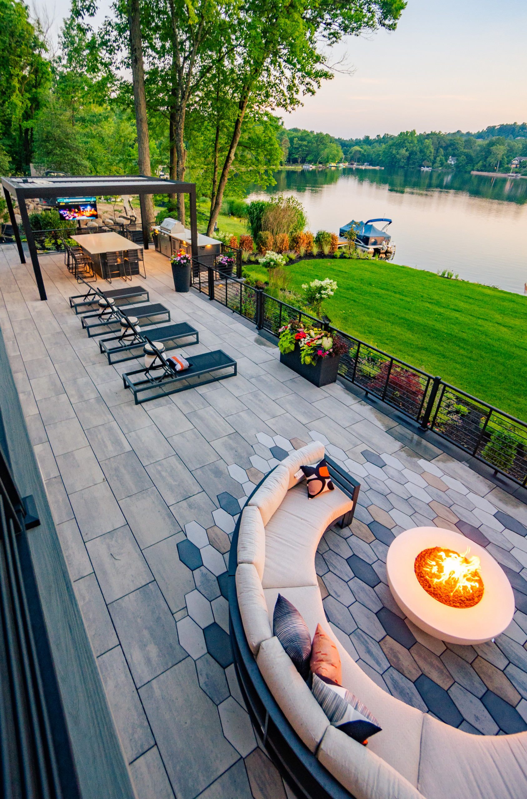 Pines Lake Modern Retreat