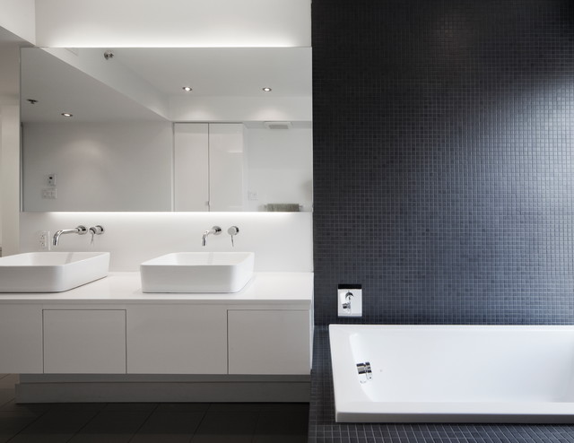 Penthouse / Le Broadway contemporary-bathroom