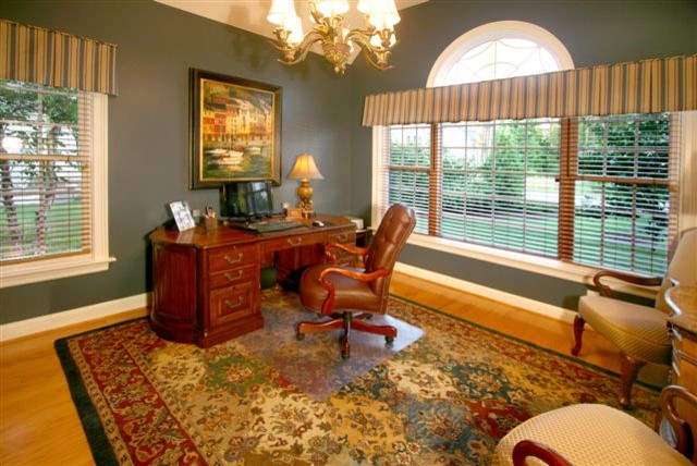 Photo of a transitional home office in Richmond.