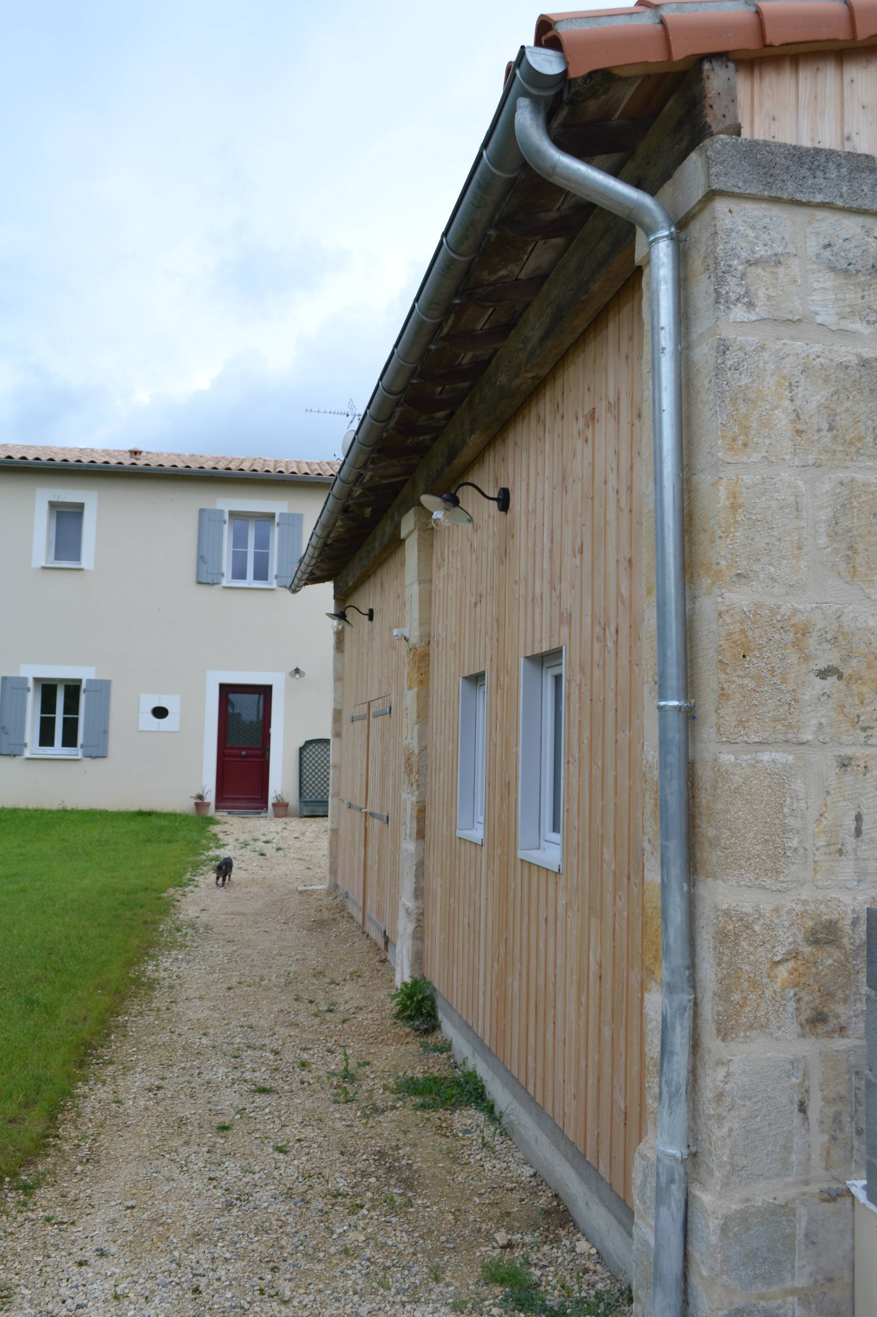 Transformation d'une grange en garage près de Niort.