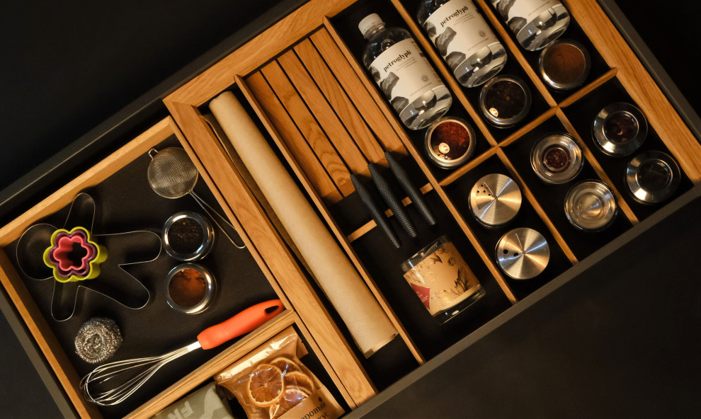 Лоток TETRIS V2 с держателем ножей в ящик Blum  в базу 600