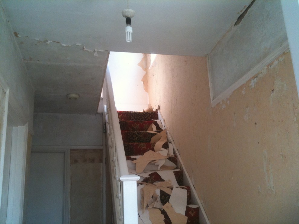 Mid-sized traditional staircase in Hampshire.