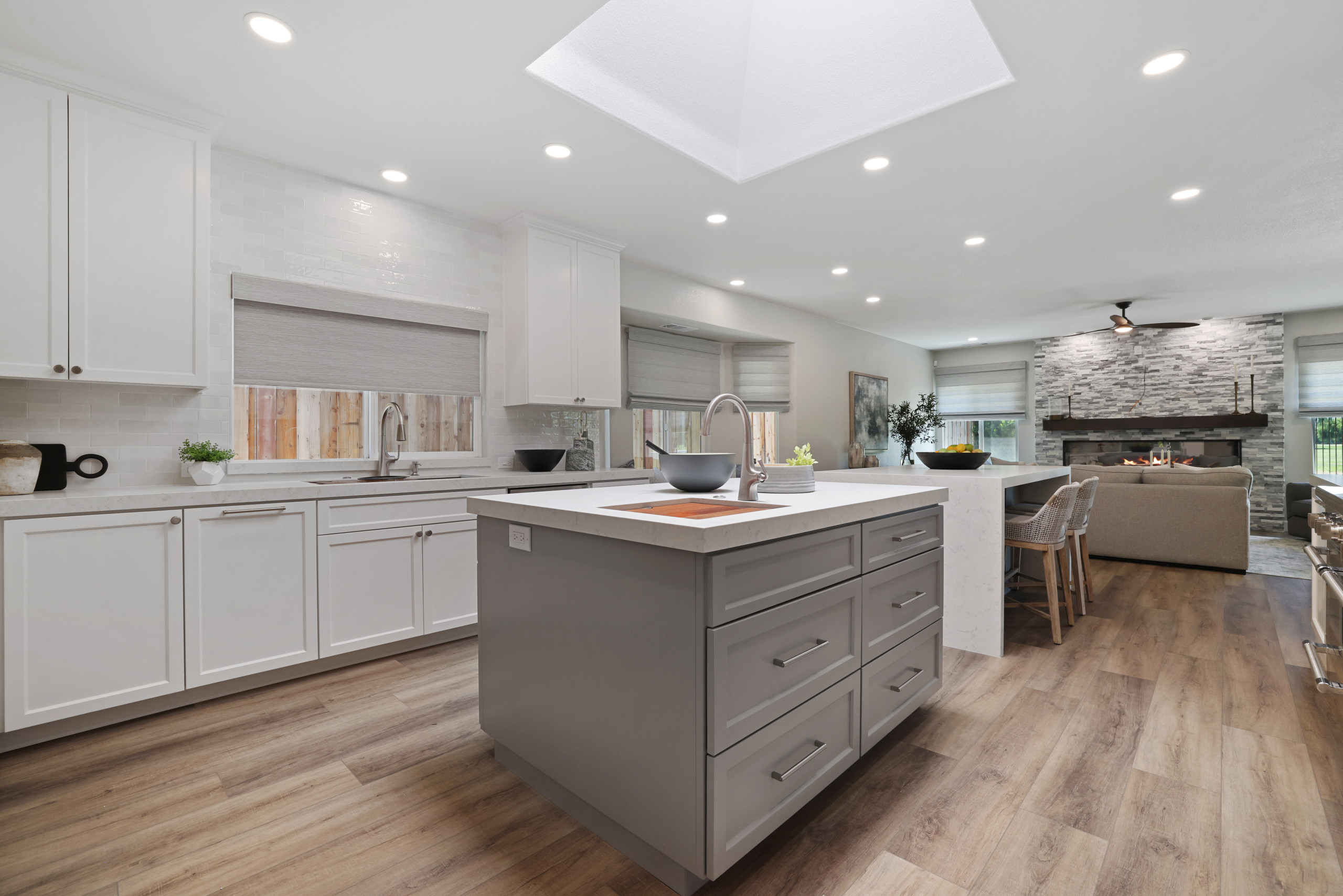 Highland Kitchen and Laundry Room
