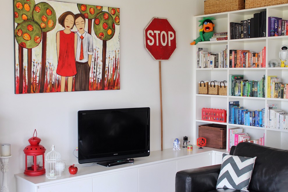 This is an example of an eclectic home office in Sydney.
