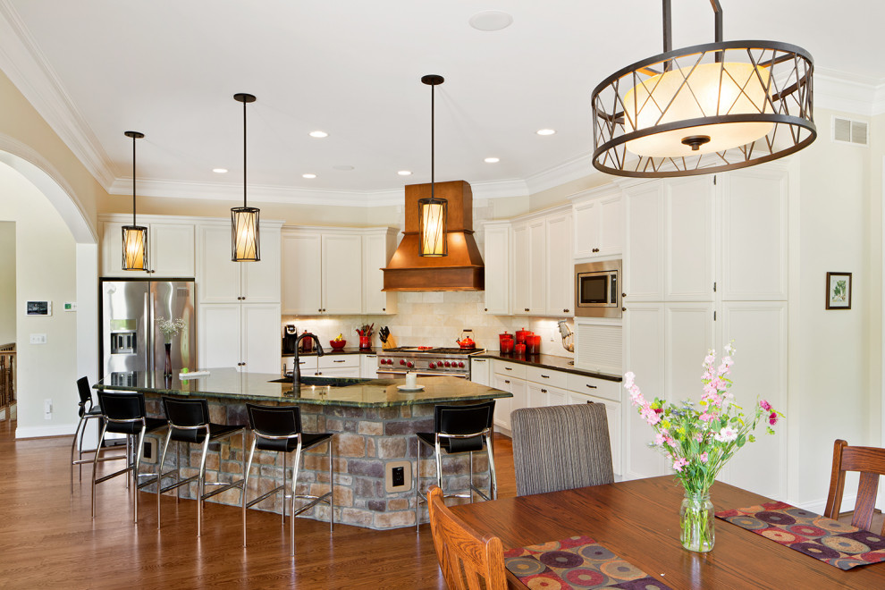 Kitchen - kitchen idea in Cincinnati