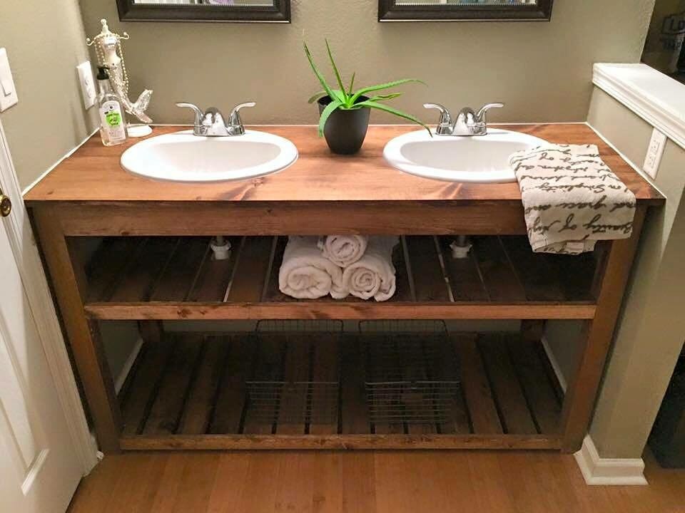 Example of a mid-sized arts and crafts home design design