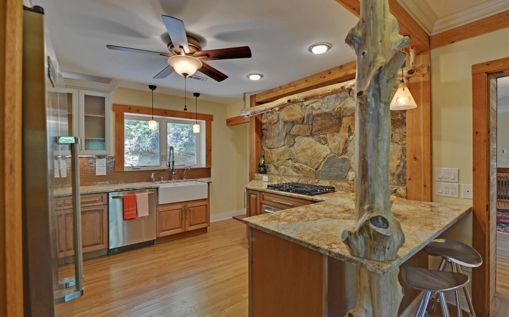 Kitchen - craftsman kitchen idea in Atlanta