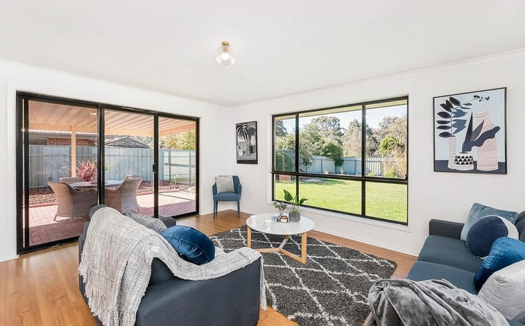 42 Memorial Drive, Mount Barker
