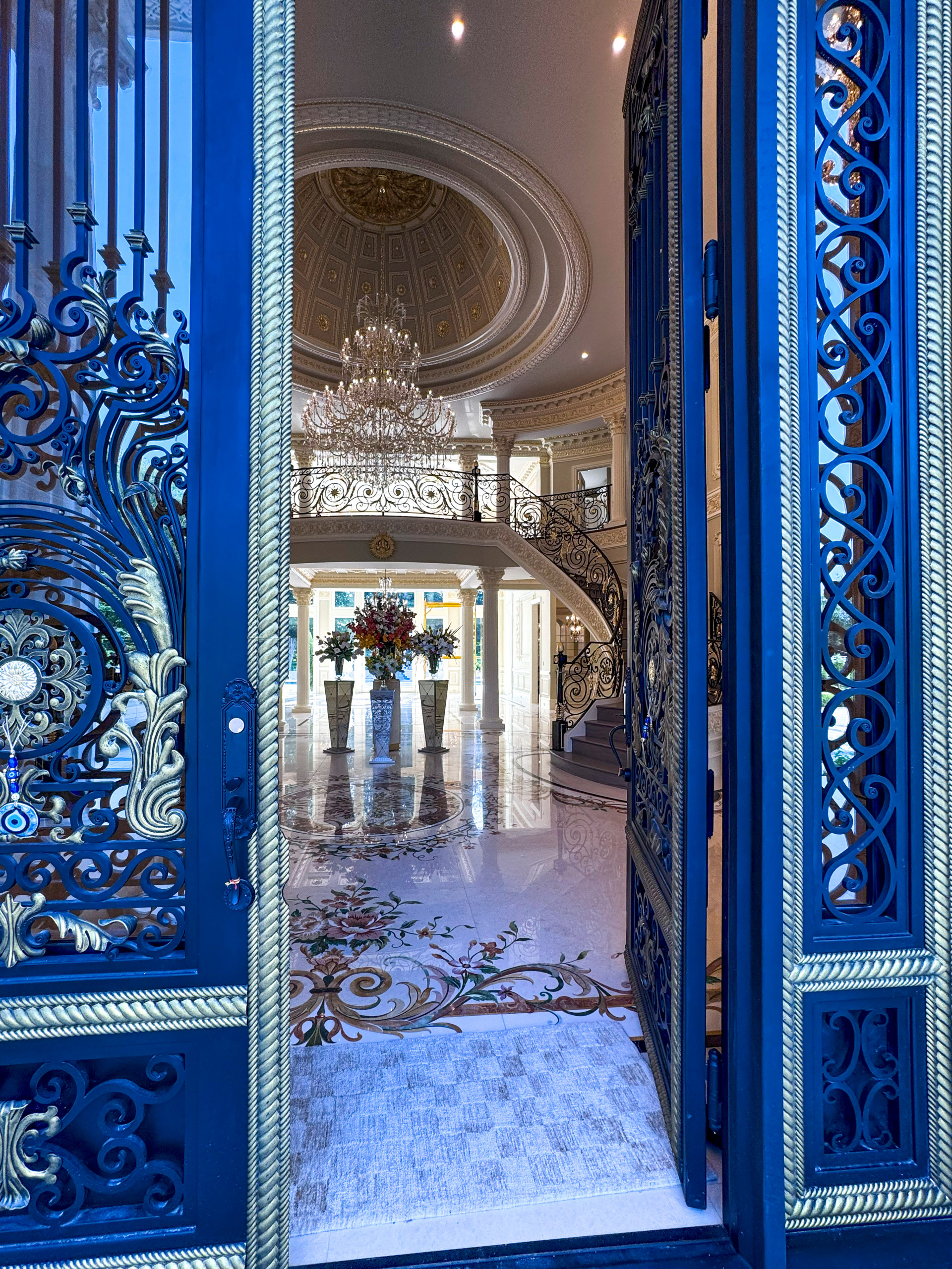 135_Vibrant Staircase with Touch of Historic Grandeur, Great Falls, VA 22066