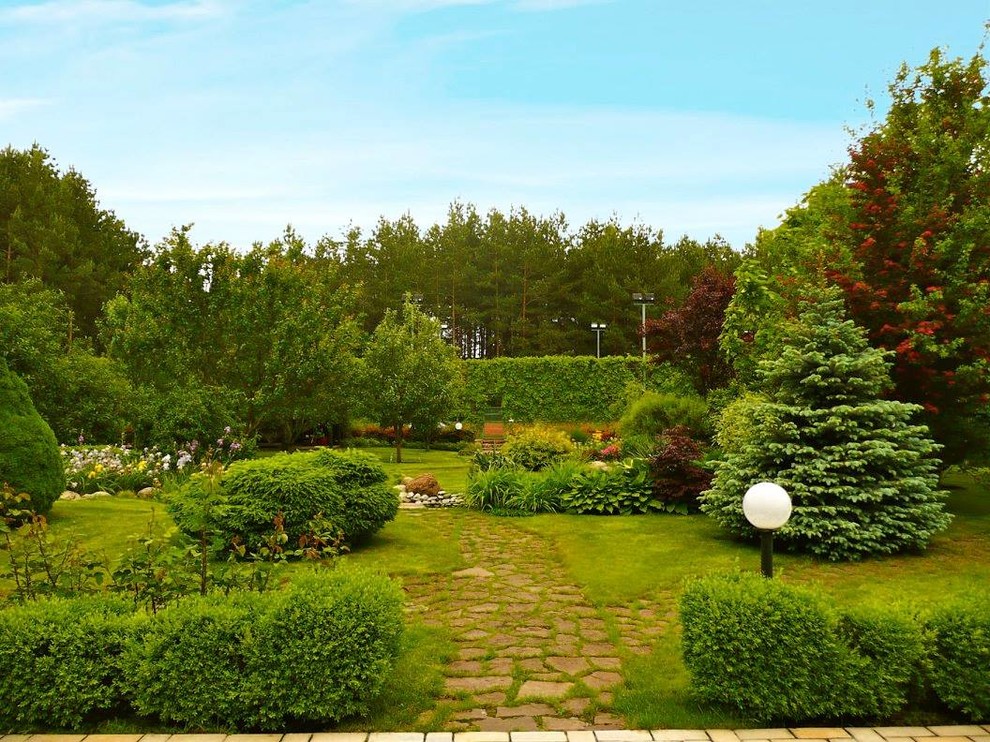 Игра на контрасте в ландшафтном проекте сада