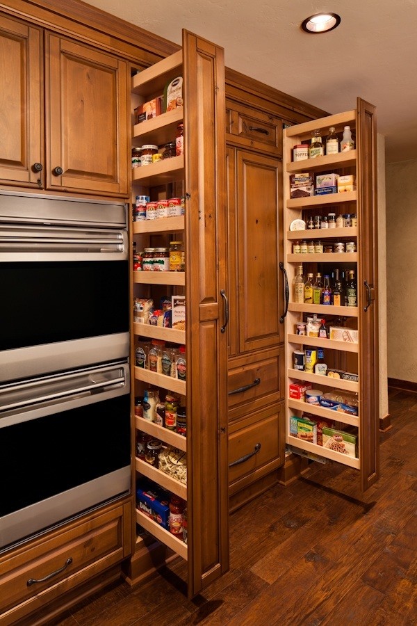 Example of a mountain style kitchen design in Milwaukee