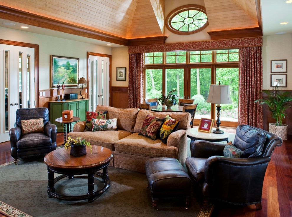 Inspiration for a traditional family room in Minneapolis.
