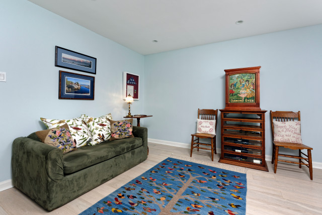 Nature's Beauty Inspires a Condo Refresh klassisch-wohnzimmer