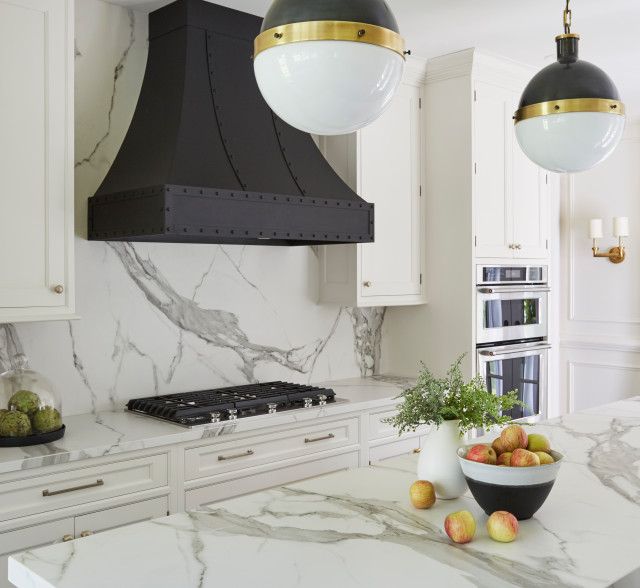 Polished Traditional classique-chic-cuisine