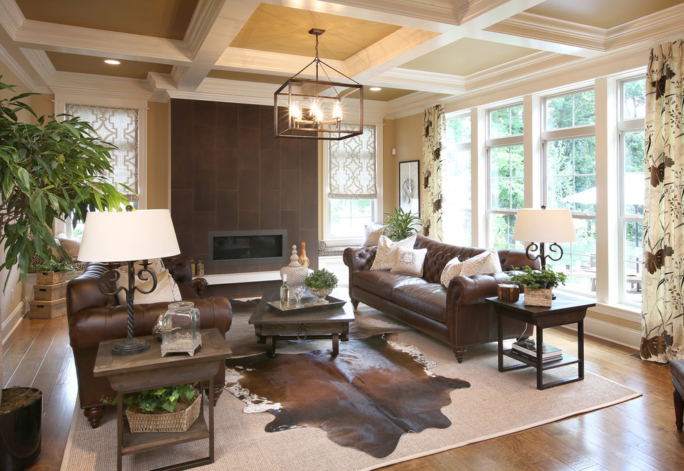Design ideas for a country family room in Columbus.