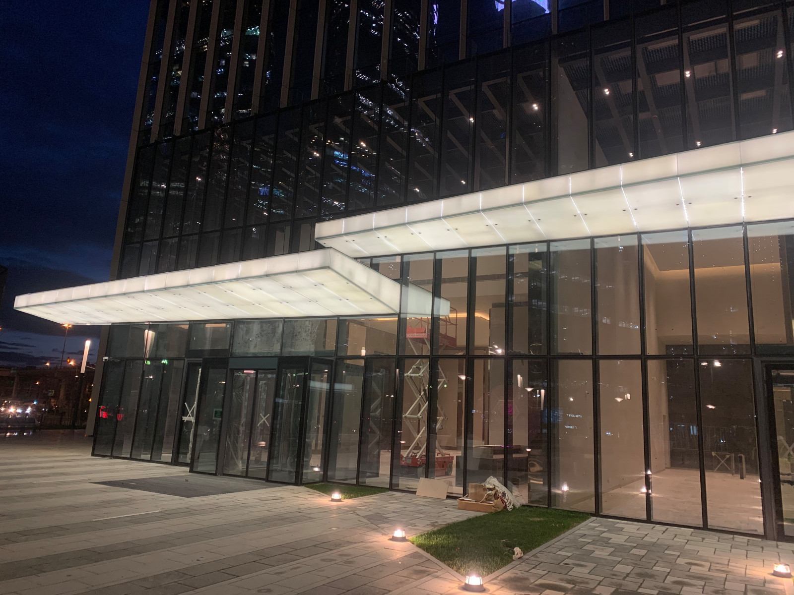 Архитектурное освещение зданий Neva Towers