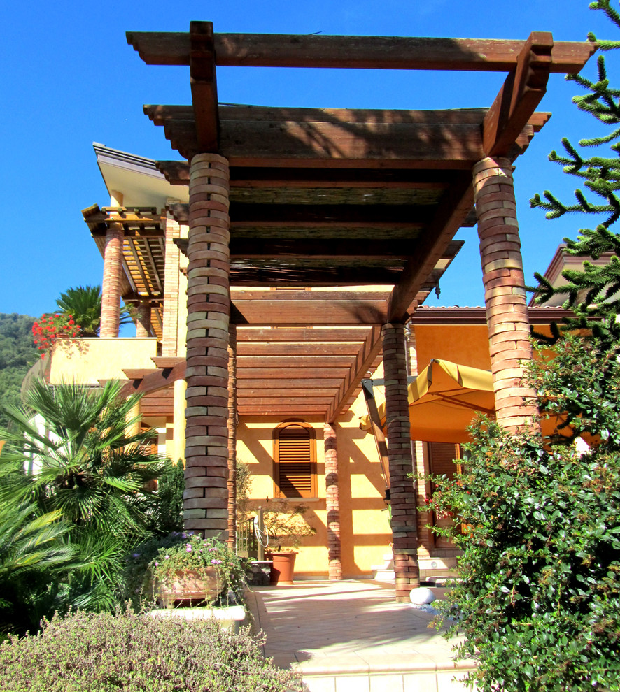 Esempio di un portico tropicale