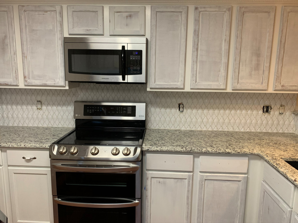 Kitchen - kitchen idea in Dallas