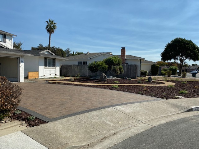 Driveway Pavers & Front Yard