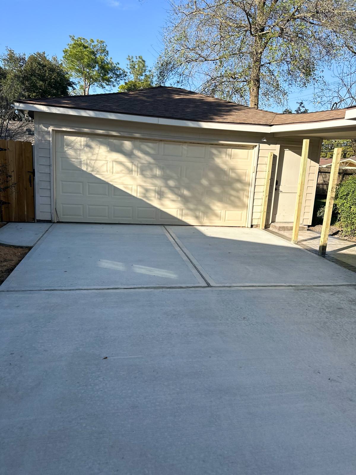 New driveway with sidewalks and stamped concrete!
