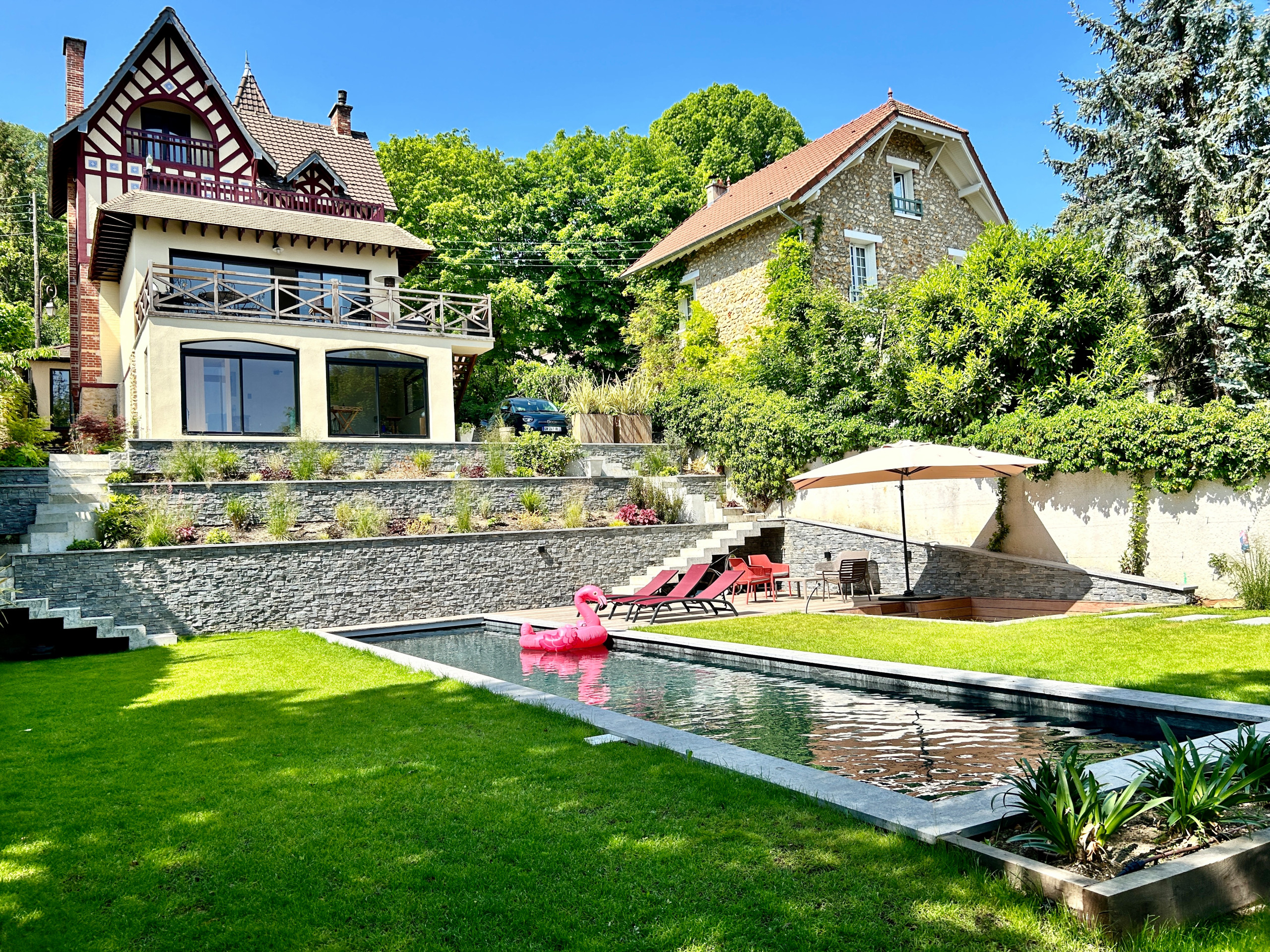 Jardin contemporain en pente