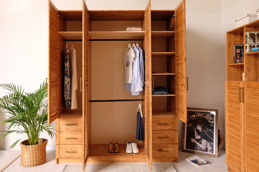 Набор мебели с жалюзийными фасадами