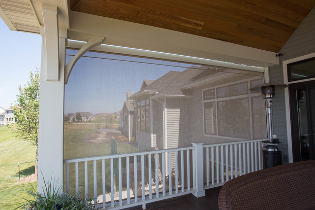 Retractable shade screen modern-veranda
