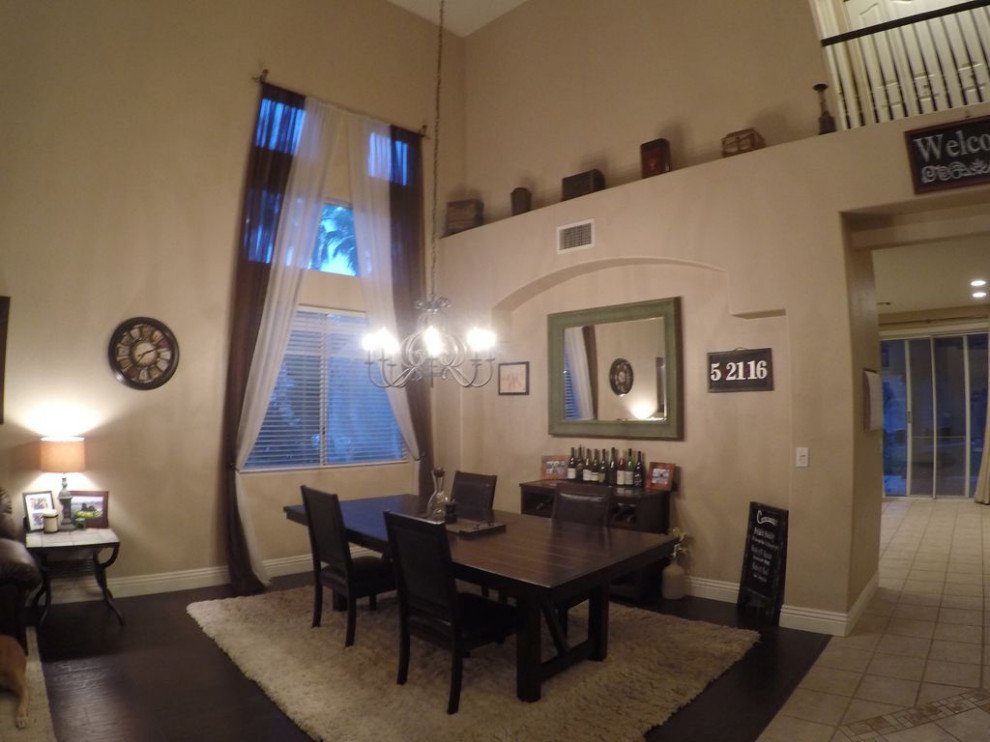 Home design - transitional home design idea in Las Vegas