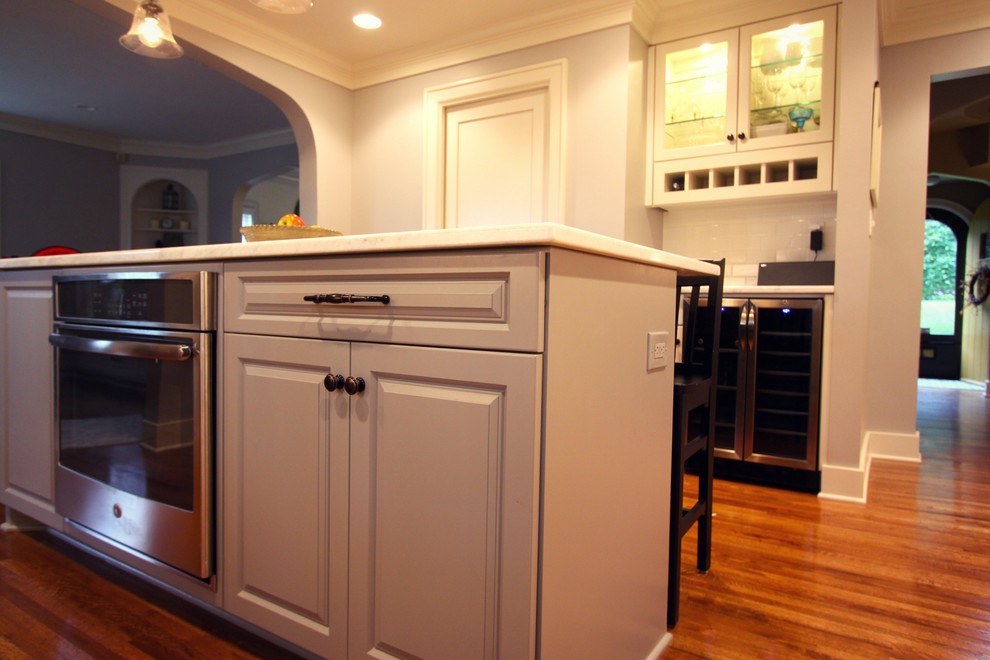 Example of a transitional kitchen design in Omaha