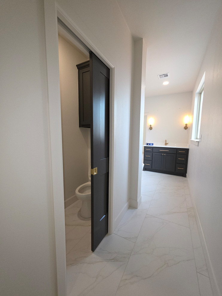 Pocket door on water closet