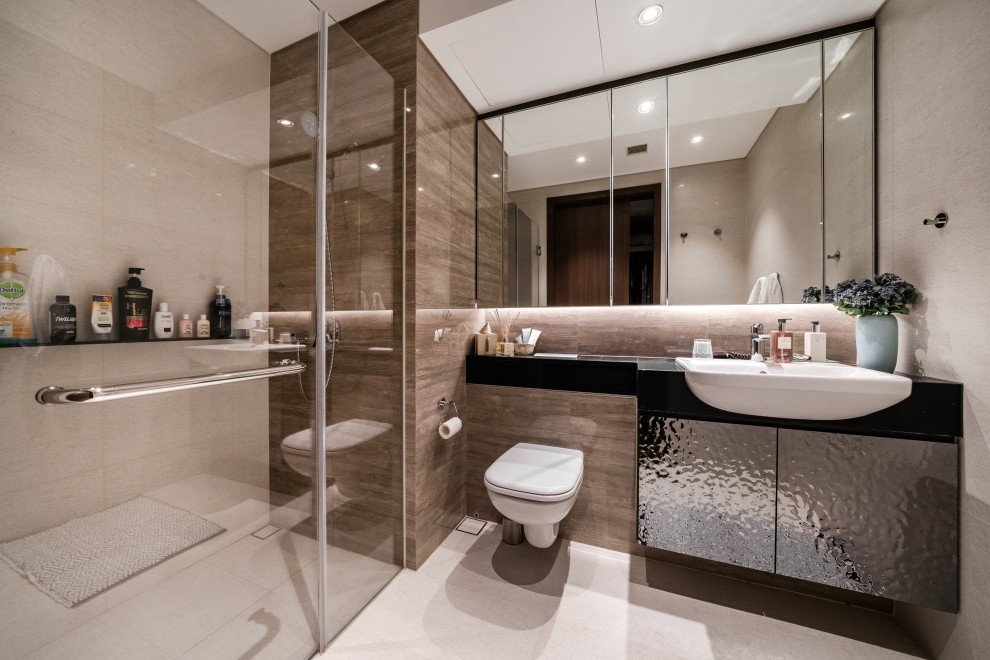 Contemporary bathroom in Singapore.