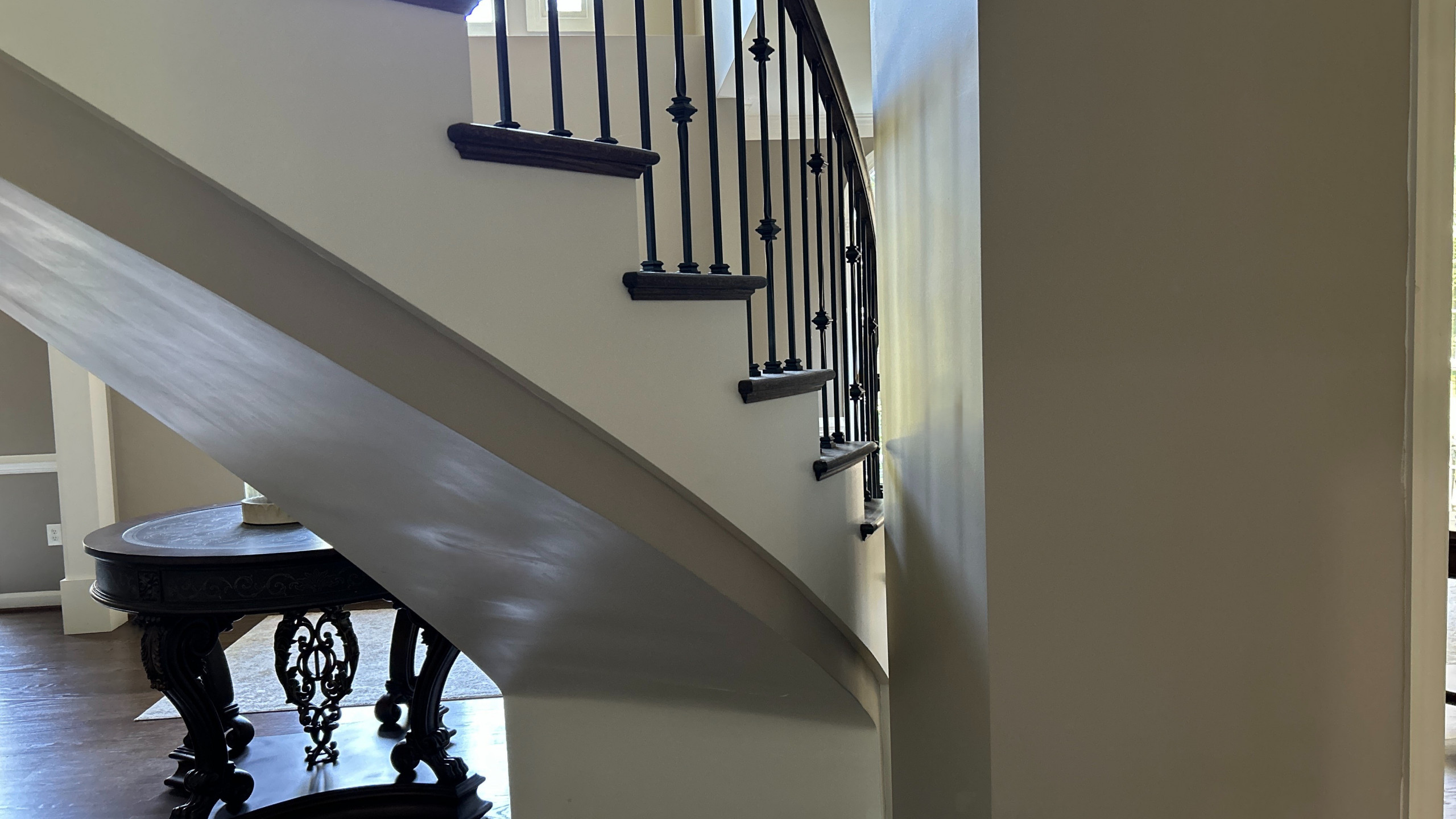 Project #157 | Traditional Curved Foyer Staircase