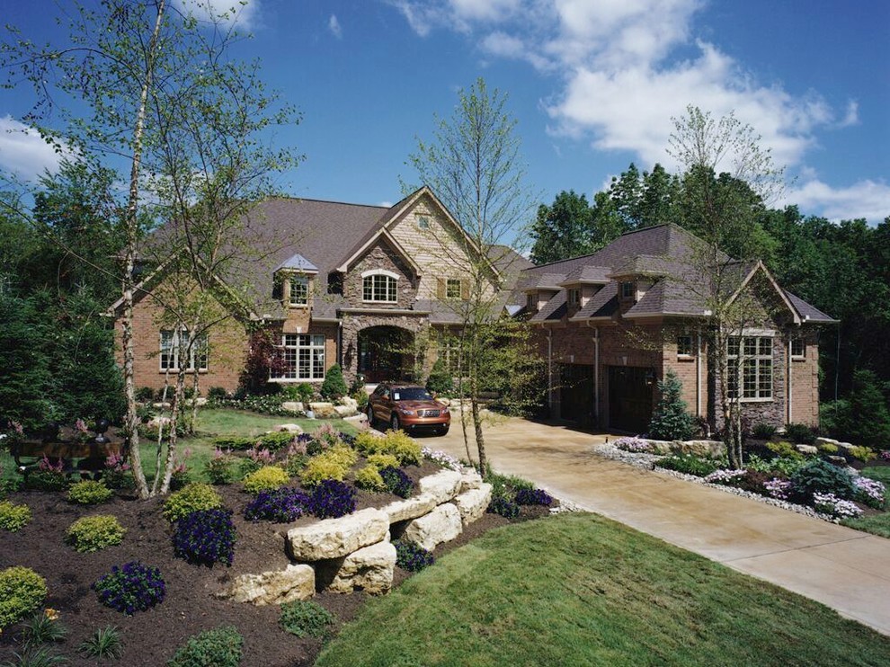 Inspiration for a transitional exterior home remodel in Cincinnati