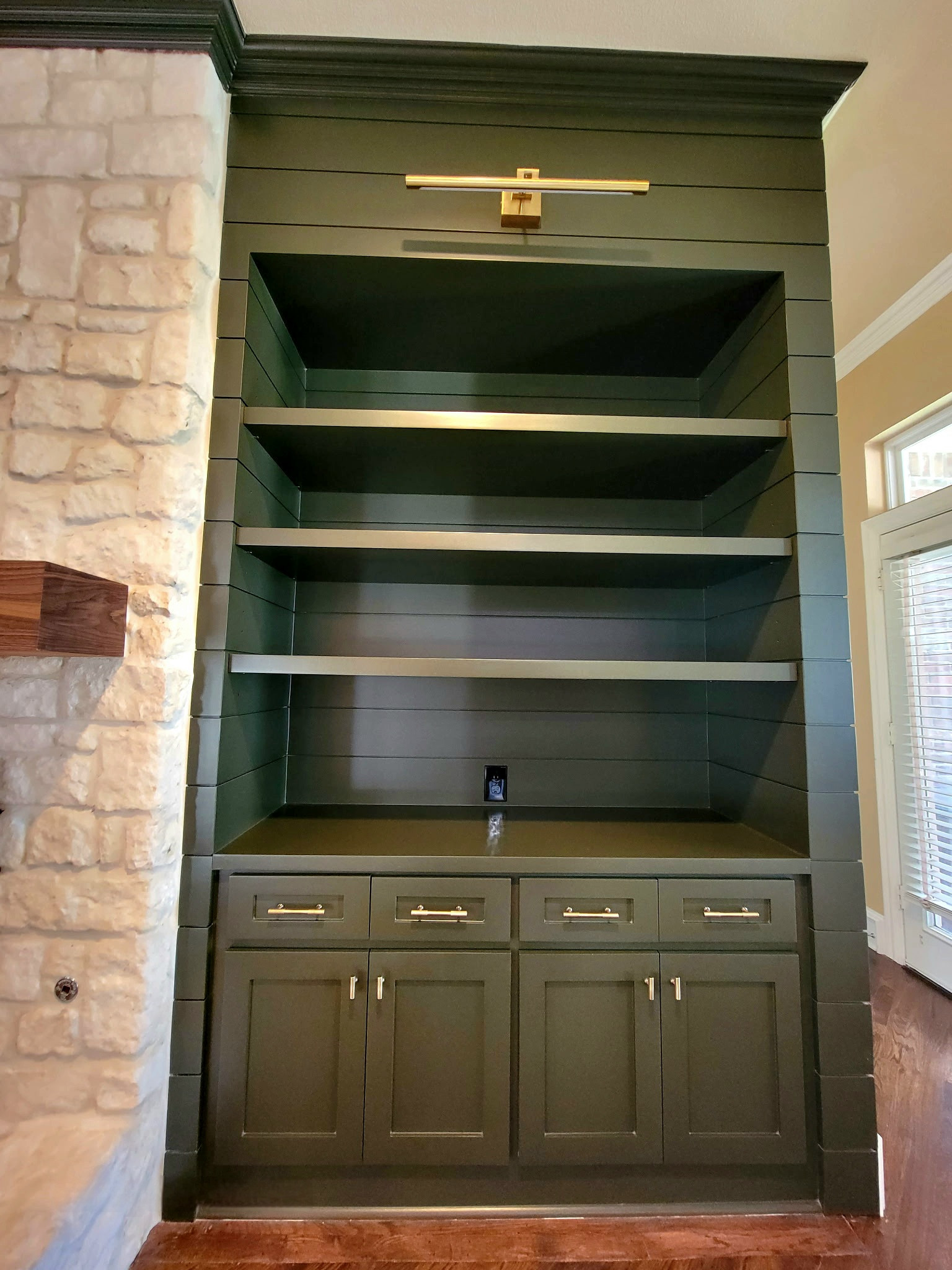 CUSTOM BOOKSHELVES